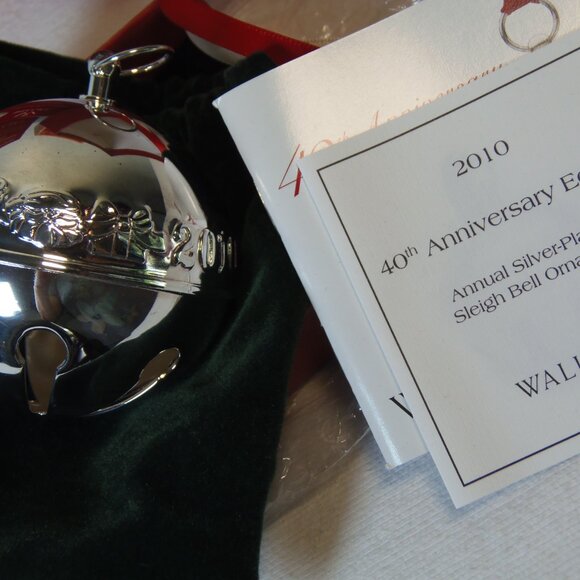 Wallace Silversmiths Collectible Annual Silverplated Sleigh Bells set of 4-Conse - Picture 1 of 12